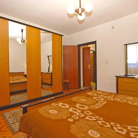 Apartamento Franko 1586 Pula