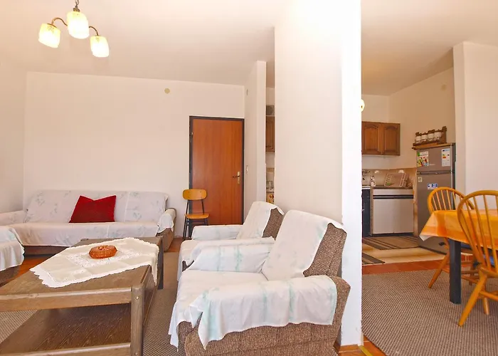 Franko 1586 Apartman Póla