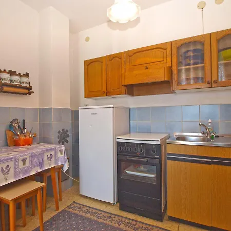 Franko 1586 Пула