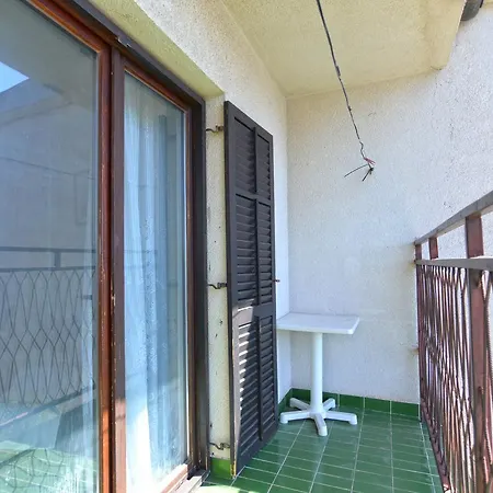 Franko 1586 Пула