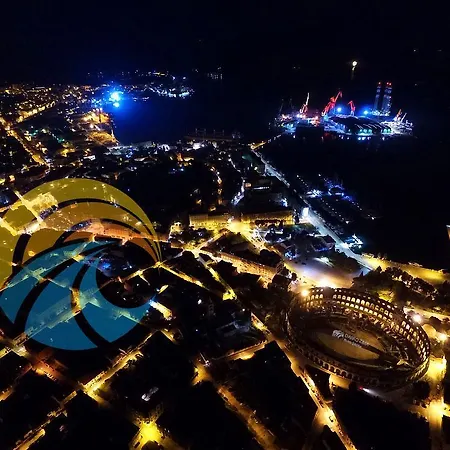 Franko 1586 Апартаменти Пула