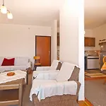 Franko 1586 Apartamento Pula